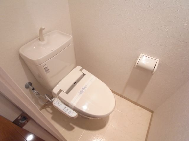 ����8