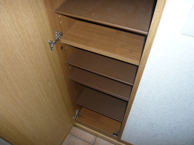 ����13