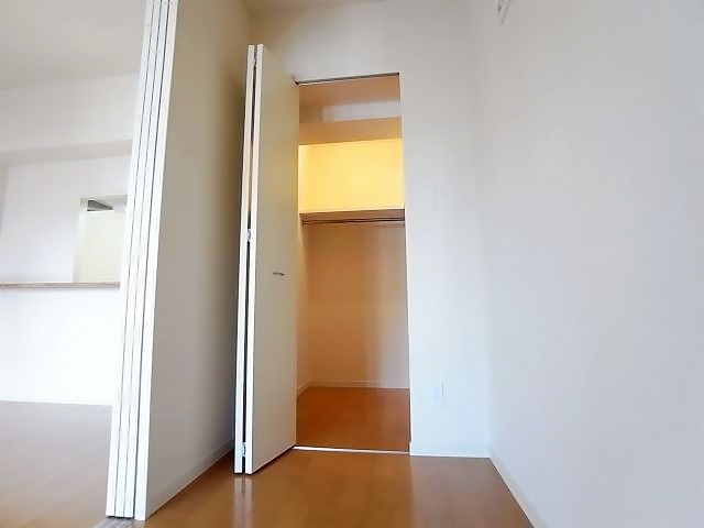 ����8