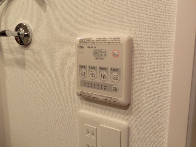����11