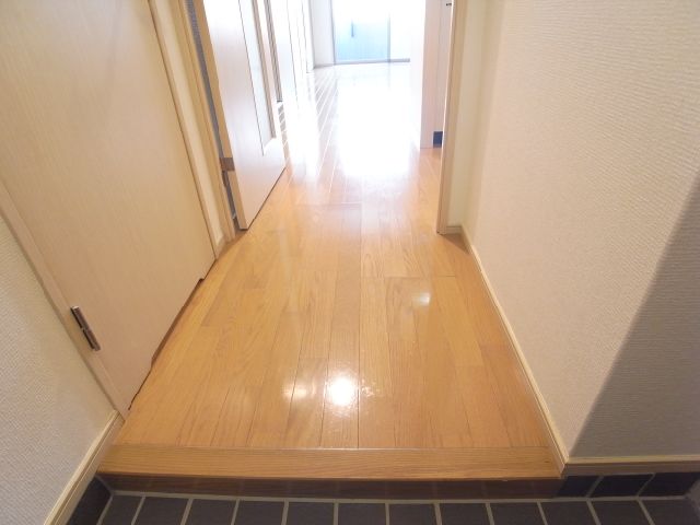 ����8