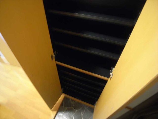 ����13