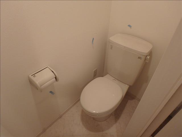 ����4