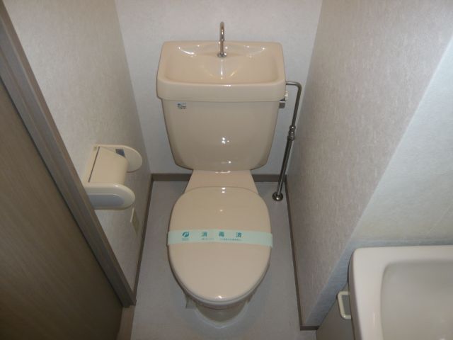 ����4