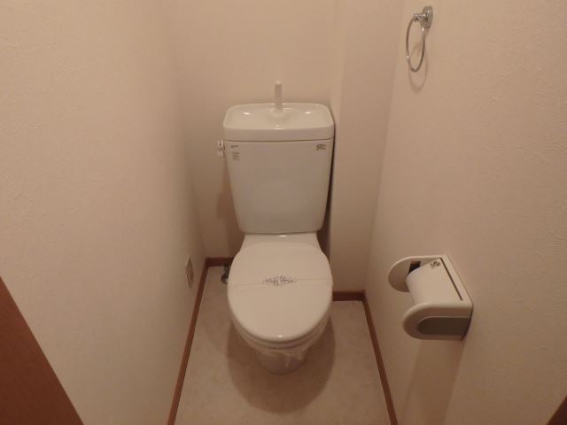 ����4