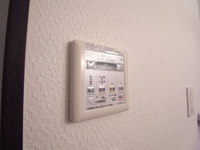 ����10