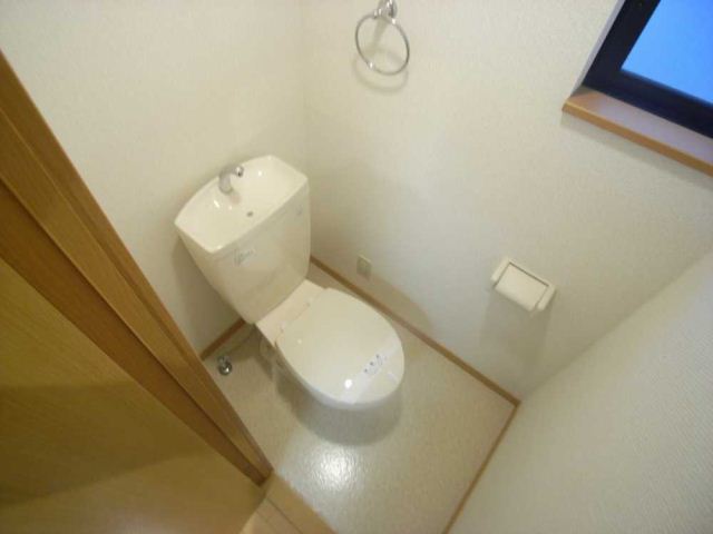 ����4