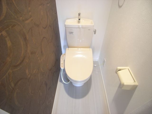 ����5