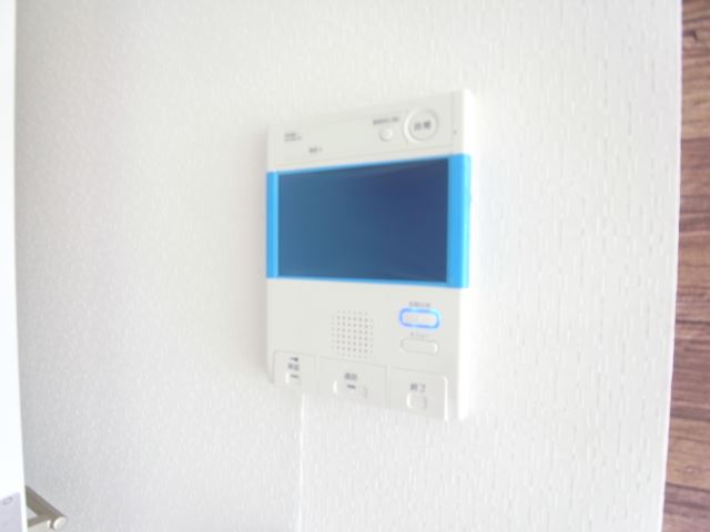 ����10