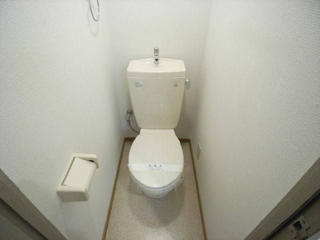 ����4