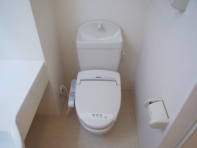 ����4