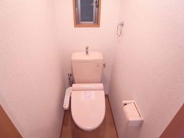 ����4