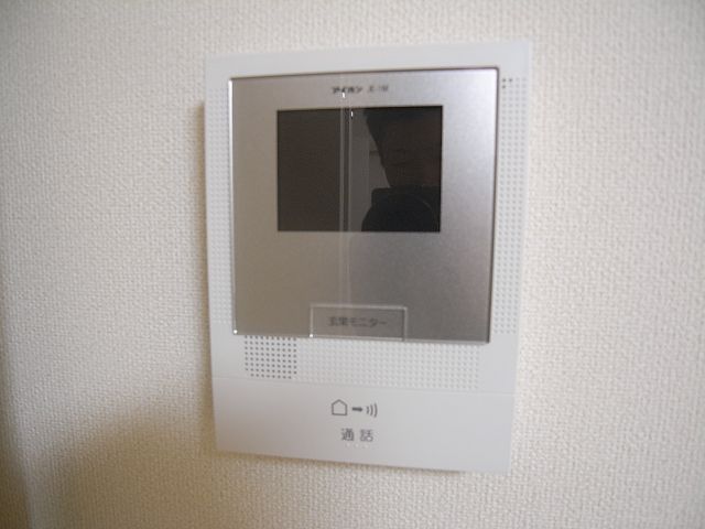 ����10