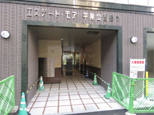 ����12