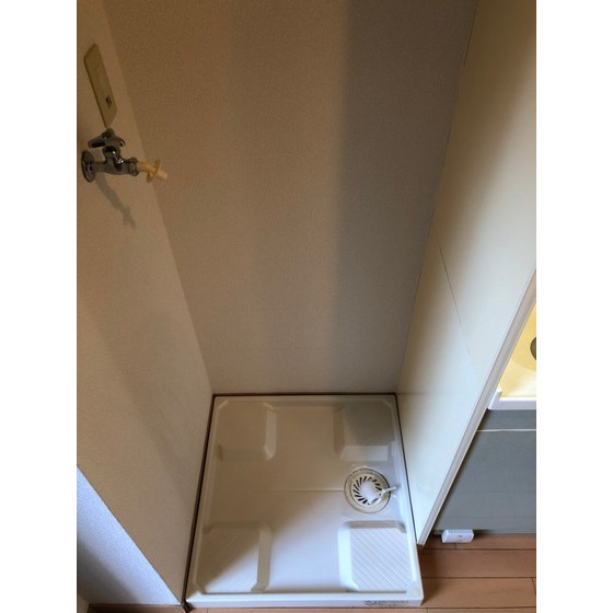 ����15