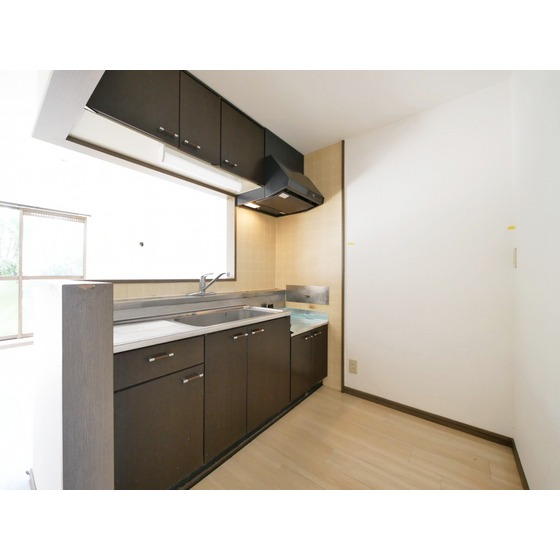 ����4