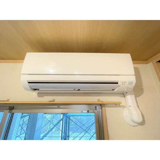 ����9