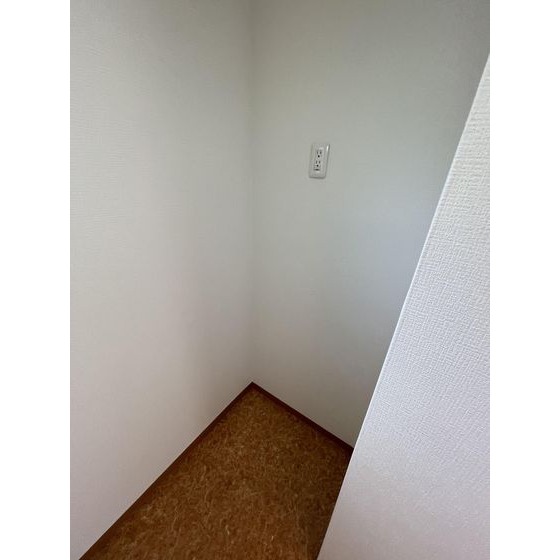 ����12