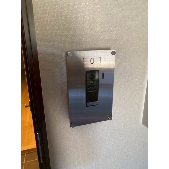 ����10
