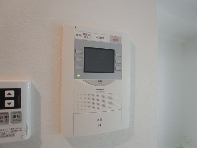 ����10