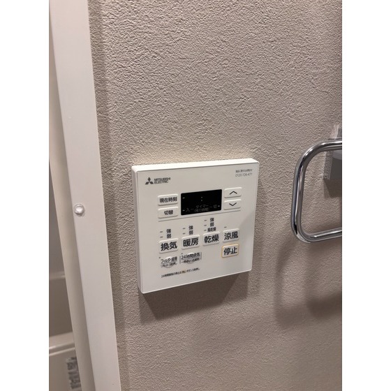 ����12