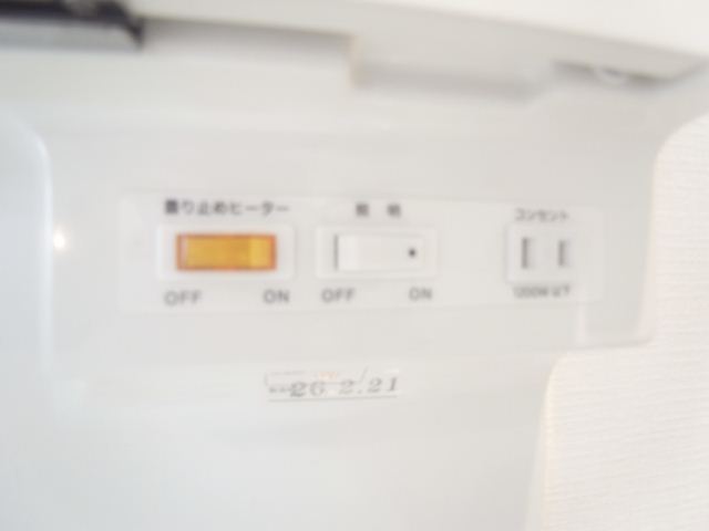 ����15