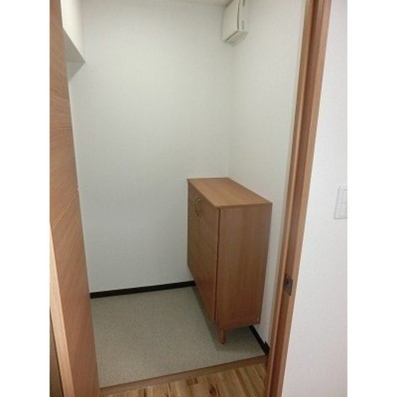 ����11