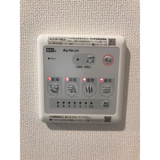����15