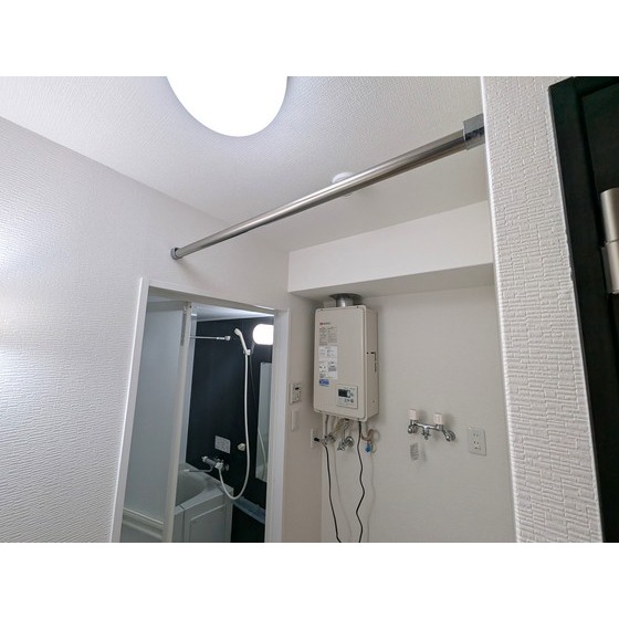 ����15