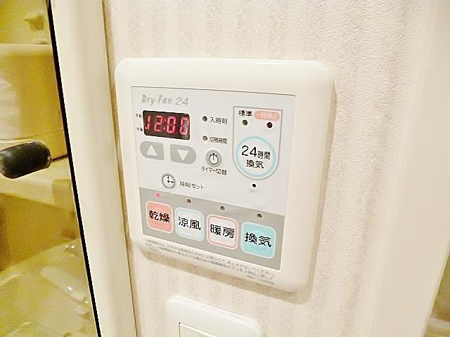 ����10