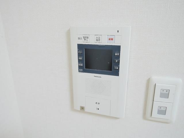 ����8