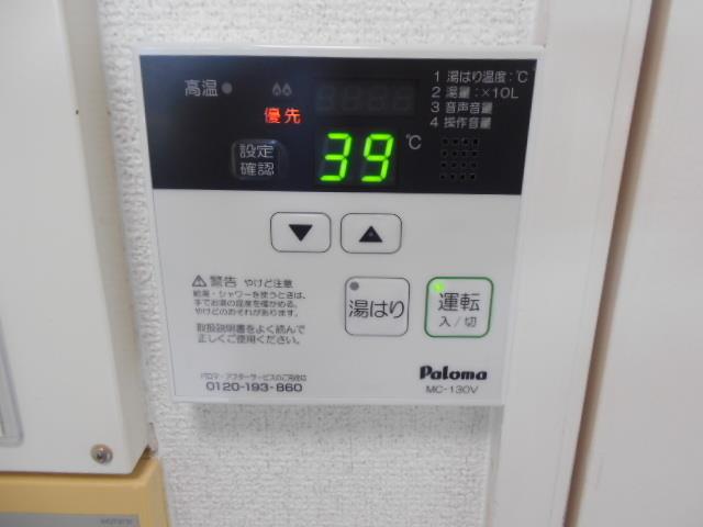 ����9