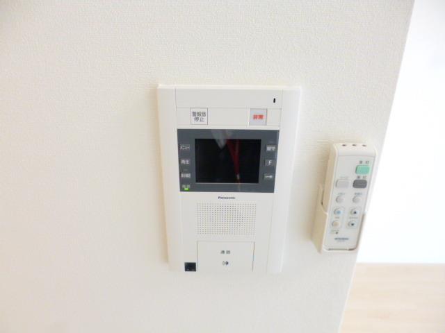 ����10