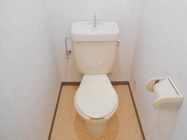 ����4