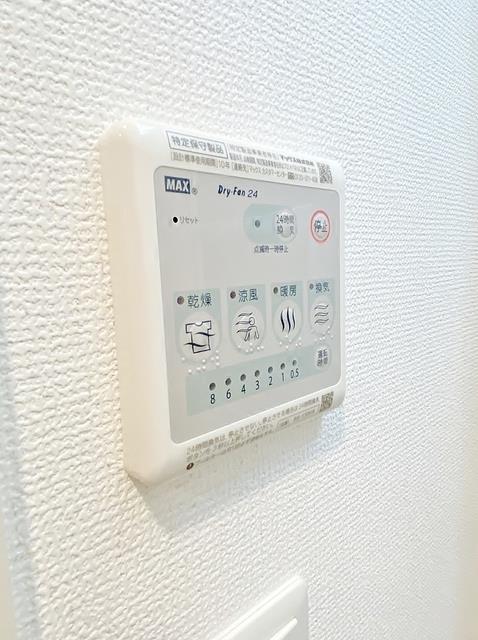 ����10