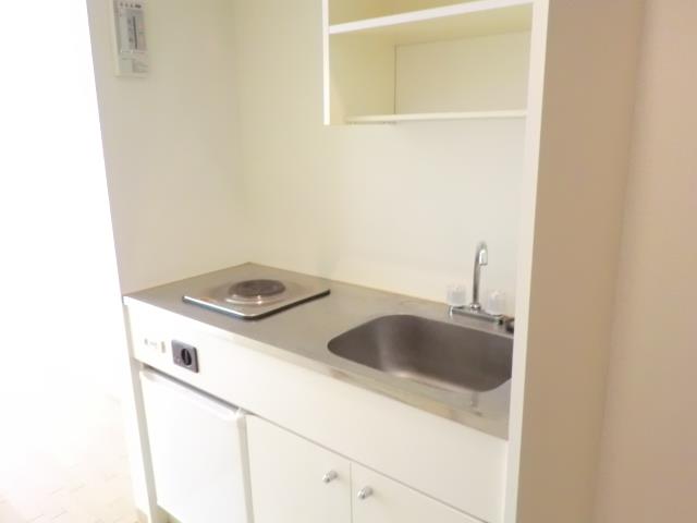 ����4