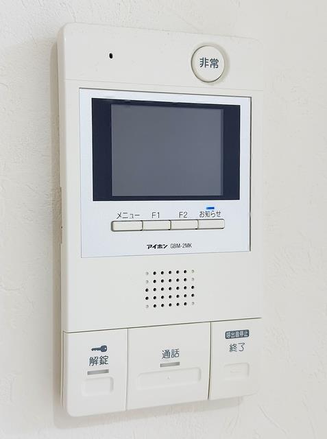 ����8