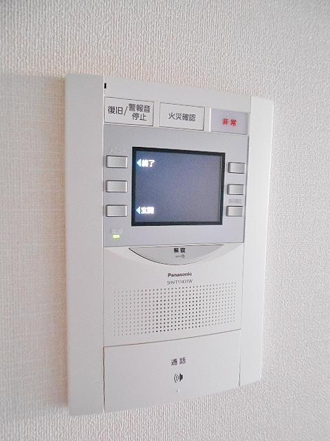 ����10