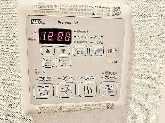 ����9