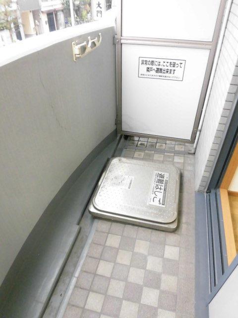 ����8