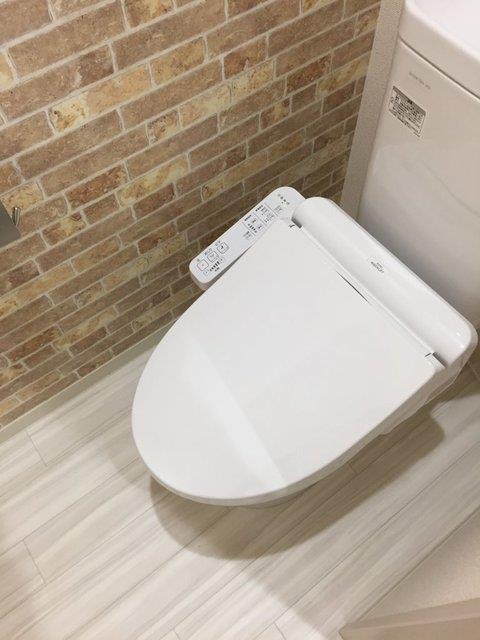 ����4