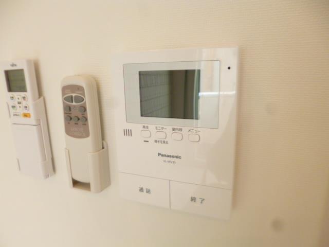 ����10