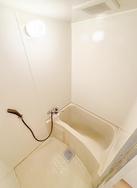 ����5
