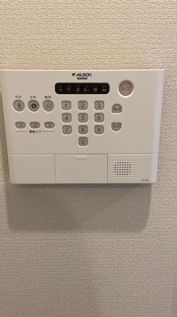 ����7