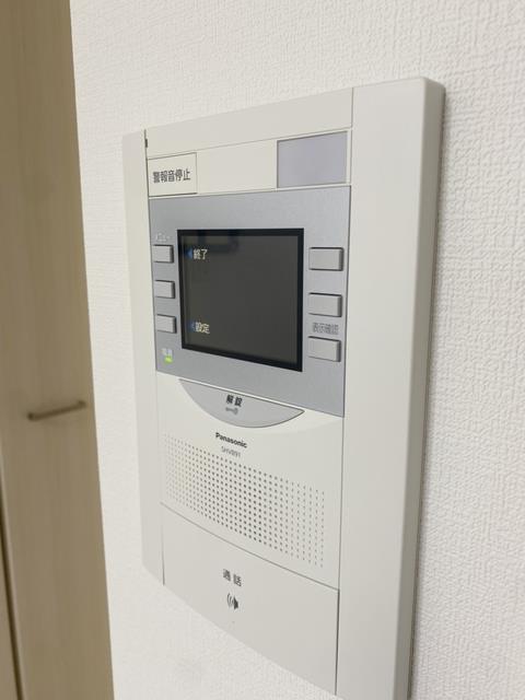 ����10