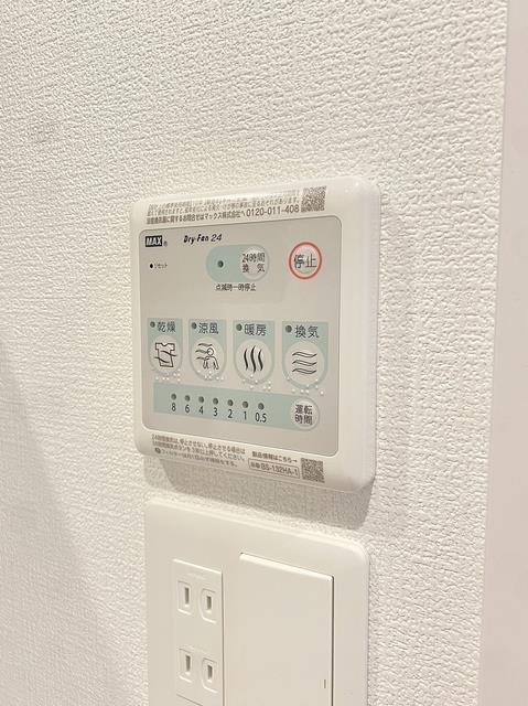 ����13