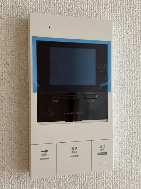 ����8