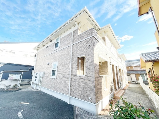 ���m���L��s���P���P���ڂP�q