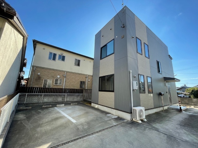 ���S���q���@���q�w�i�k��9���j