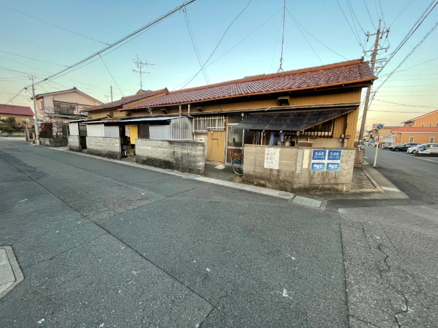 ���C���{���@���w�i�k��8���j